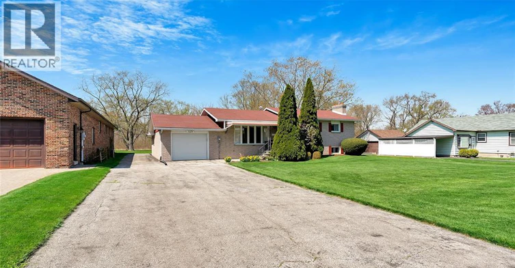 1689 Shawnee, Tecumseh, ON, N8N 1S4 - 3