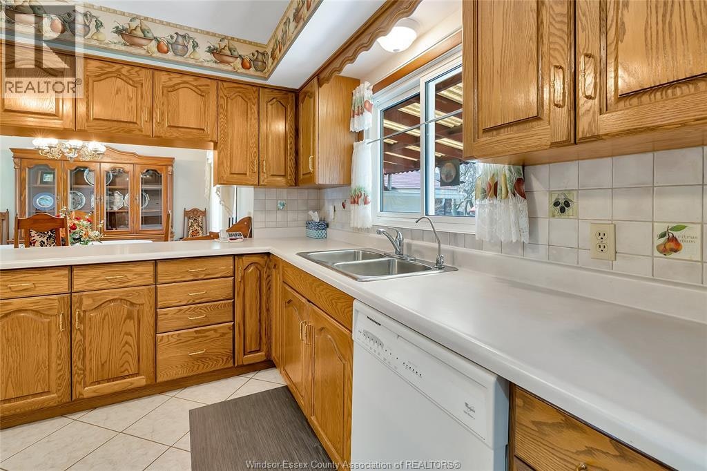 1689 Shawnee, Tecumseh, ON, N8N 1S4 - 11