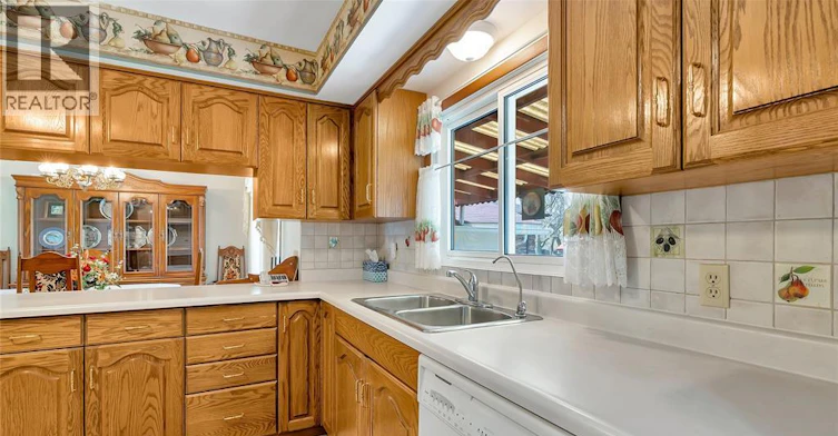 1689 Shawnee, Tecumseh, ON, N8N 1S4 - 11