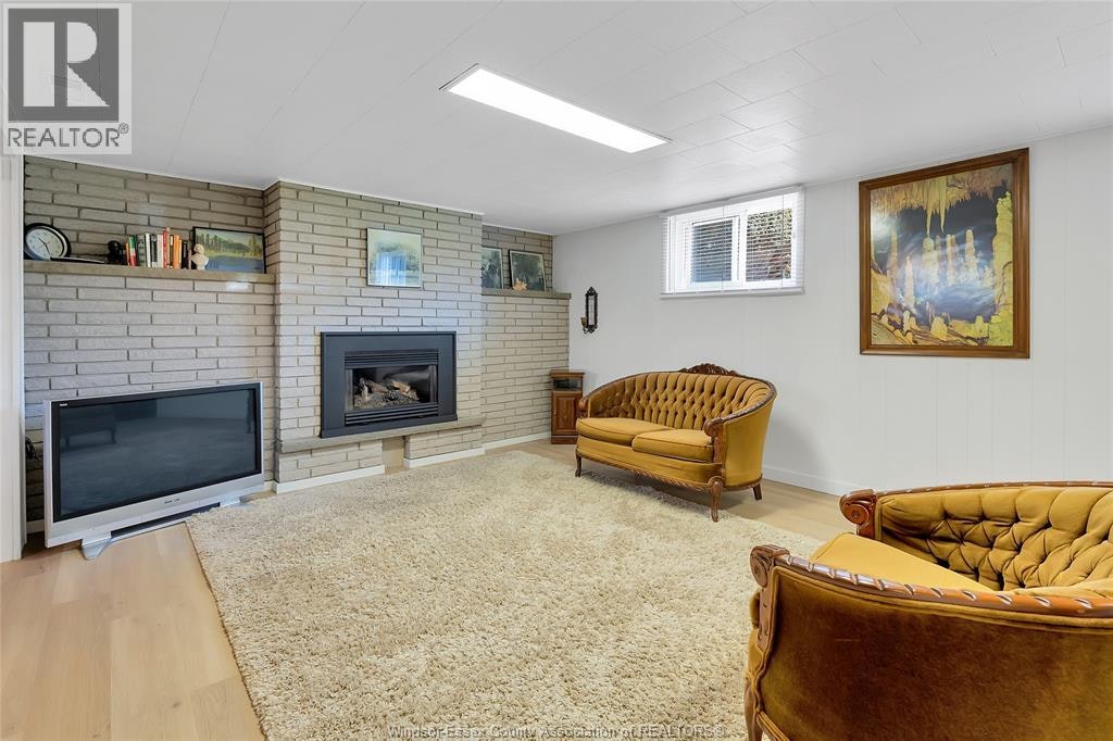 1689 Shawnee, Tecumseh, ON, N8N 1S4 - 20
