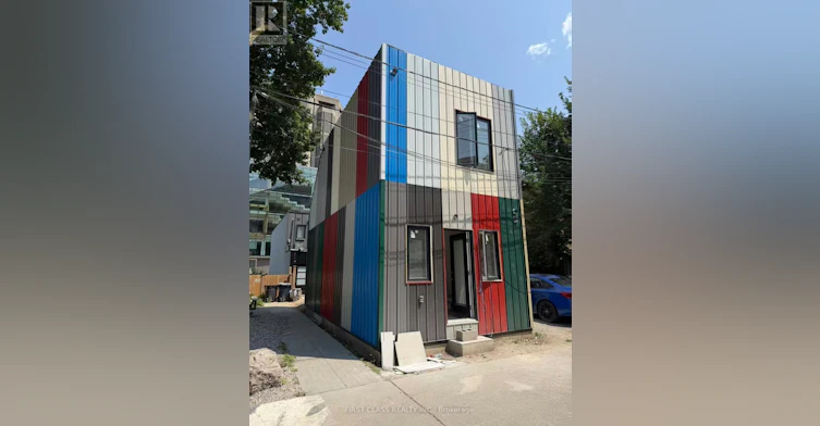 201-356 Huron Street, Toronto, ON, M5S 2G3