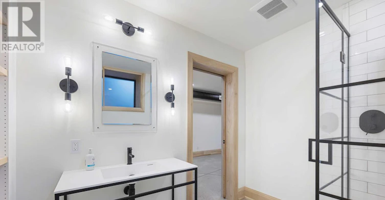 LOWER-67 Shannon Street, Toronto, ON, M6J 2E6 - 21