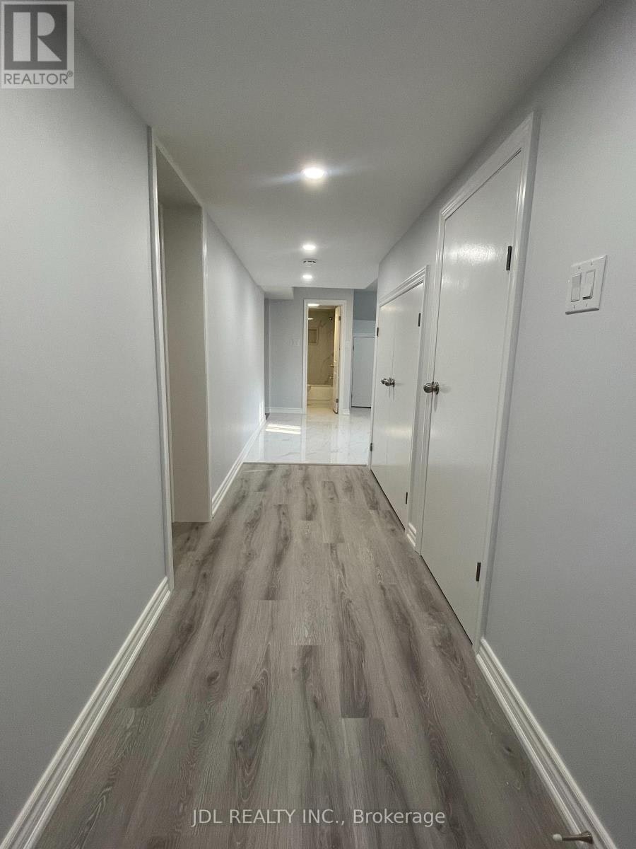 29 Summerglade Drive, Toronto, ON, M1S 1W8 - 2