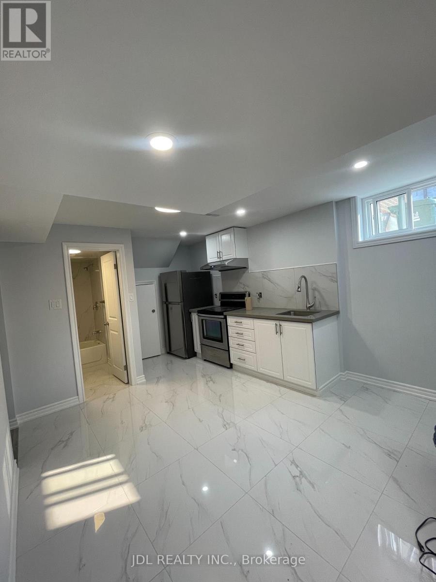 29 Summerglade Drive, Toronto, ON, M1S 1W8 - 3