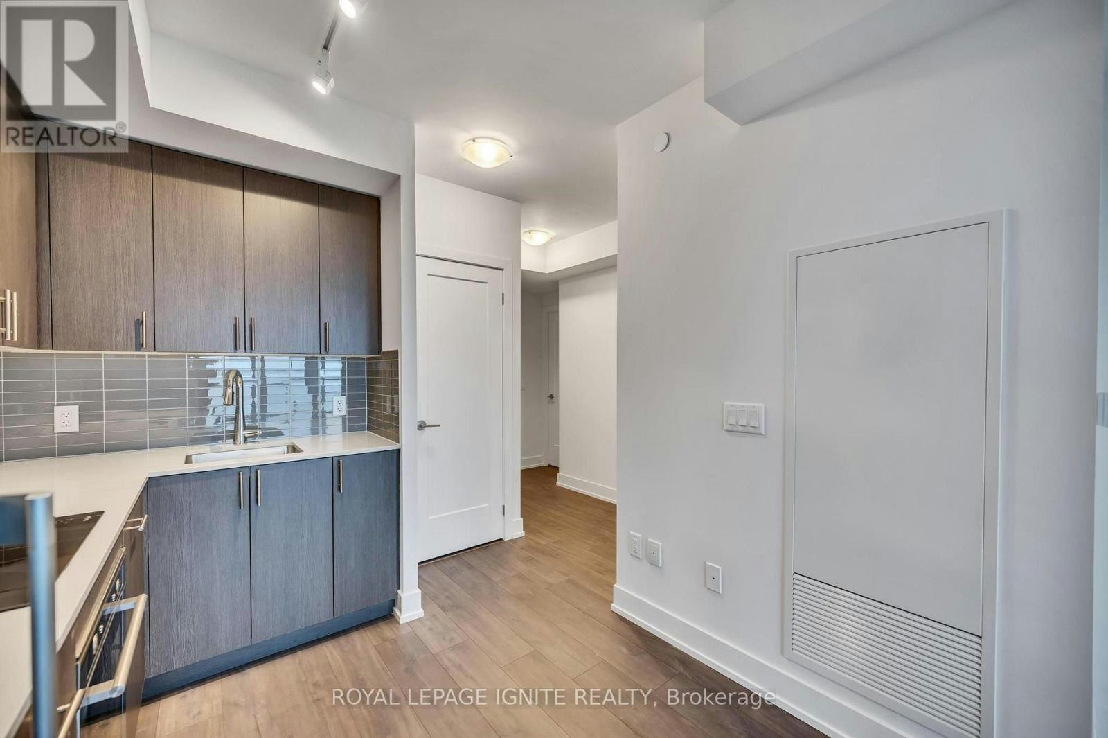 905-2550 Simcoe Street N, Oshawa, ON, L1L 0R5 - 8