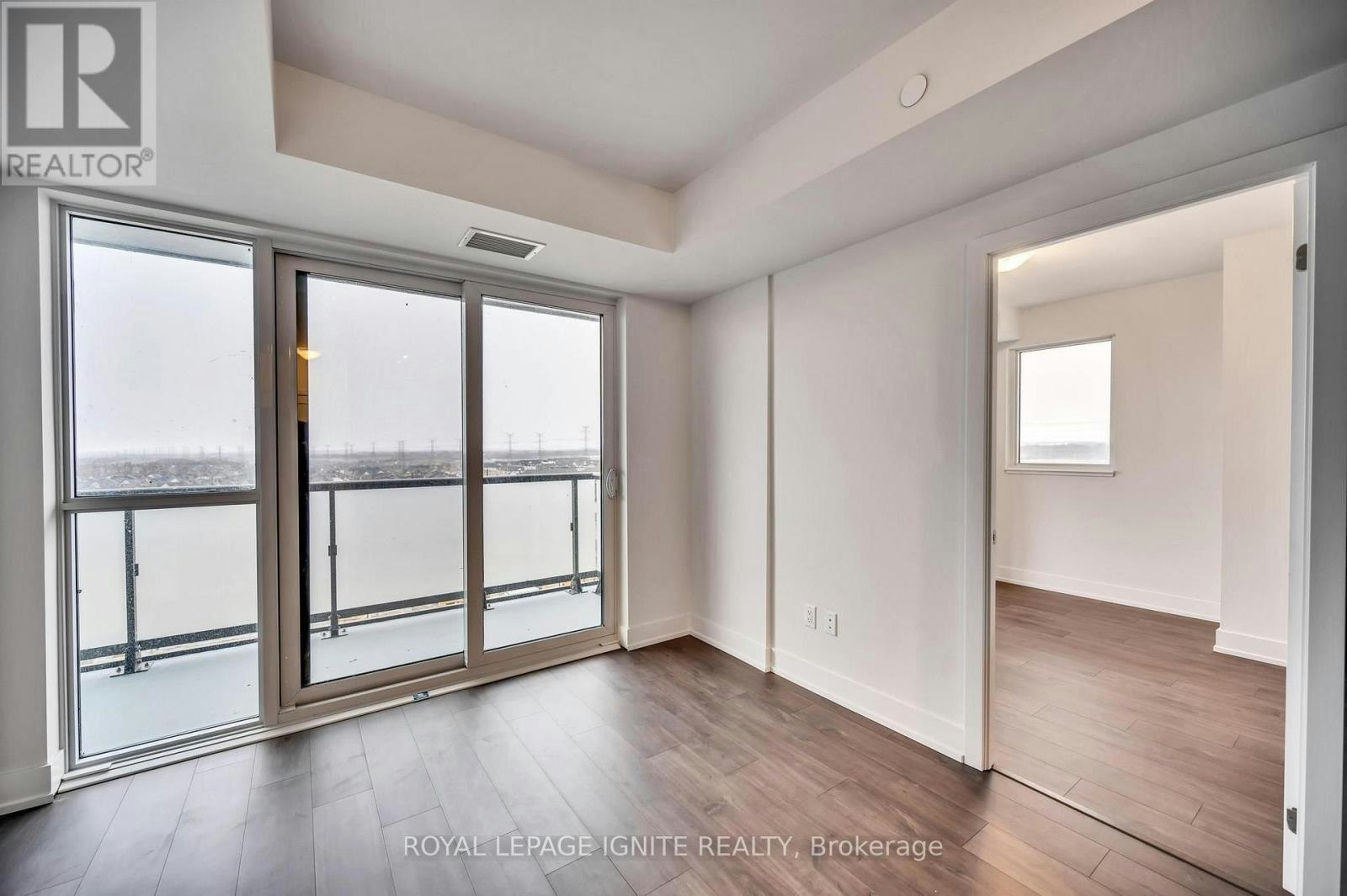 905-2550 Simcoe Street N, Oshawa, ON, L1L 0R5 - 9