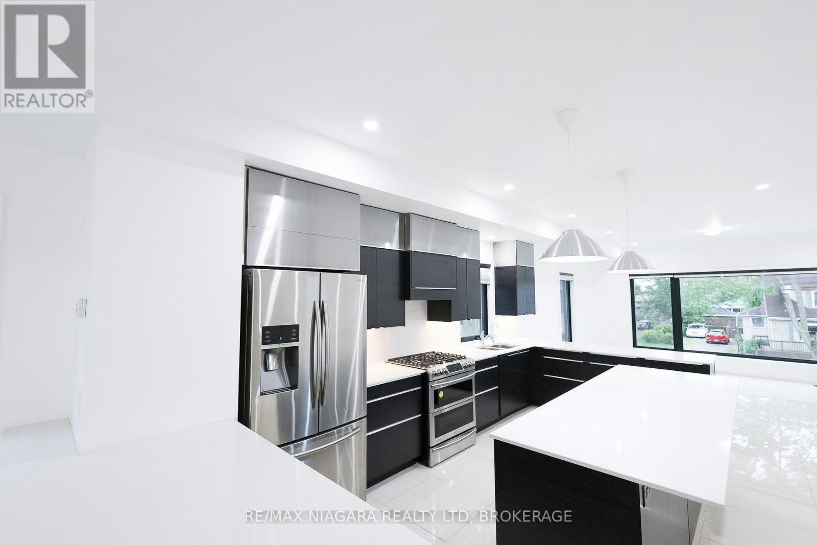 72 First Street, Welland, ON, L3B 4R9 - 9