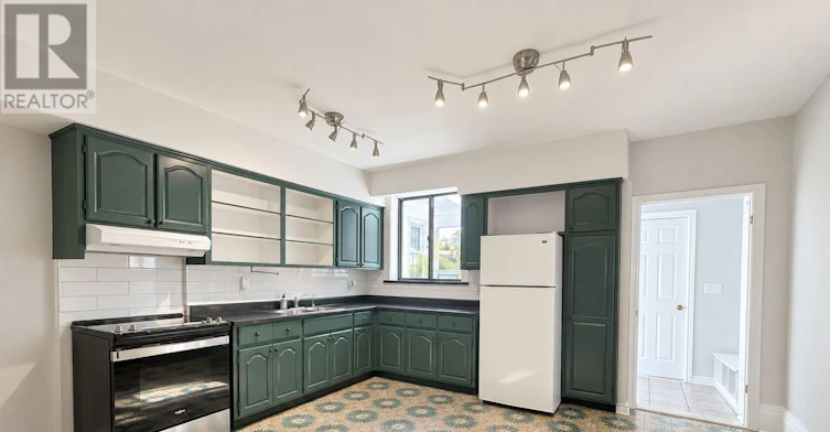 MAIN FL-184 Franklin Avenue, Toronto, ON, M6P 3Y8 - 2