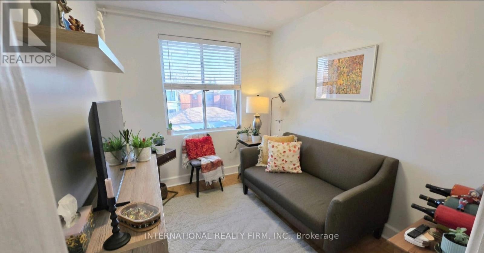 2-75 Auburn Avenue, Toronto, ON, M6H 2L8
