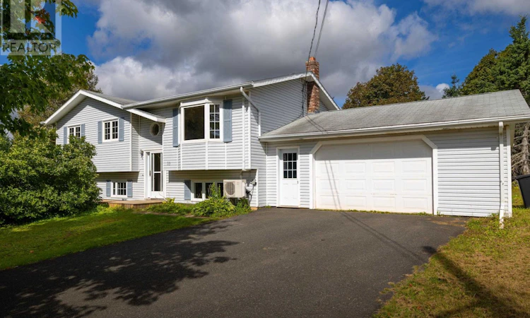 33 Amanda Drive