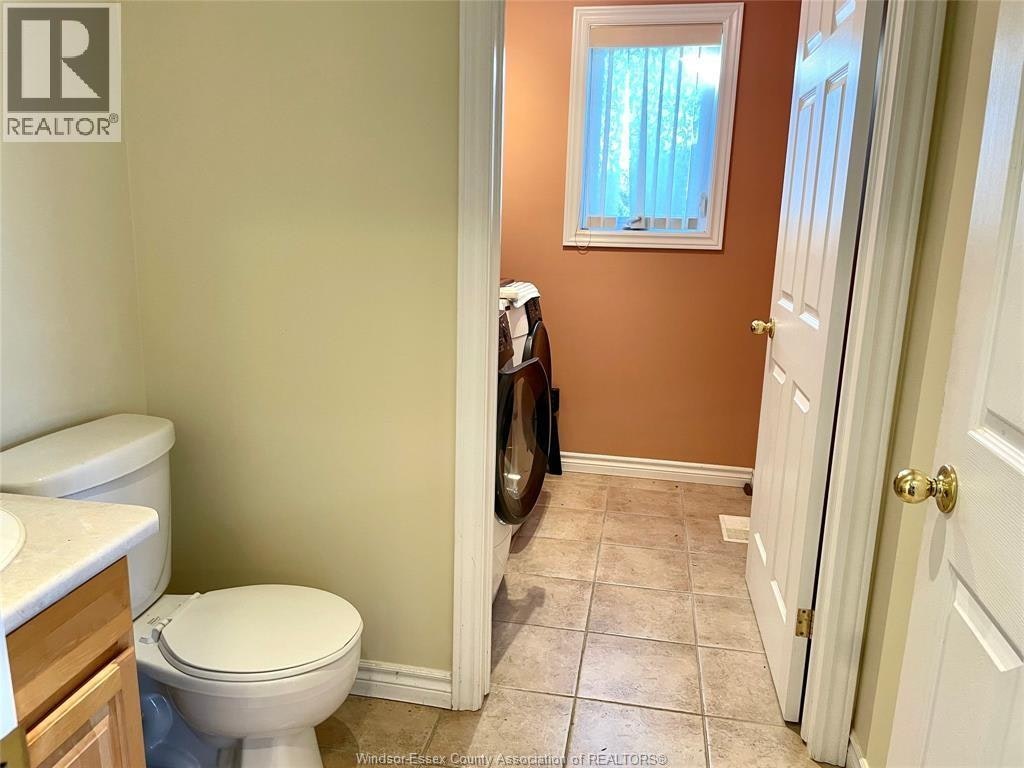 729 Donjon Court, Windsor, ON, N9G 2W3 - 7