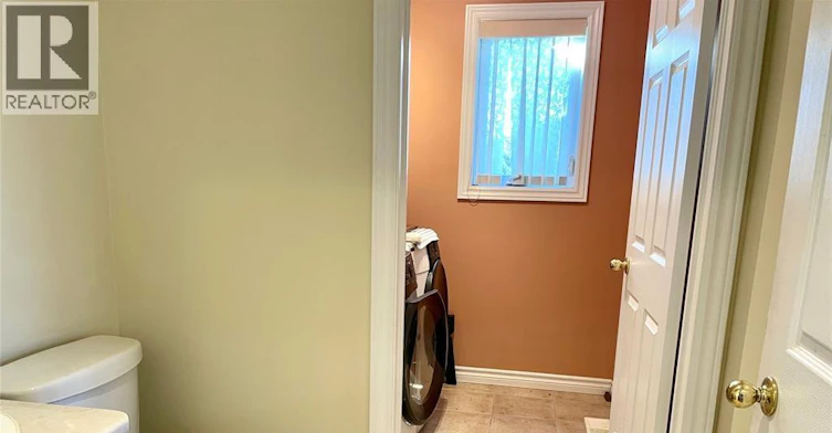 729 Donjon Court, Windsor, ON, N9G 2W3 - 7