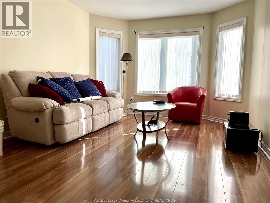 729 Donjon Court, Windsor, ON, N9G 2W3 - 5