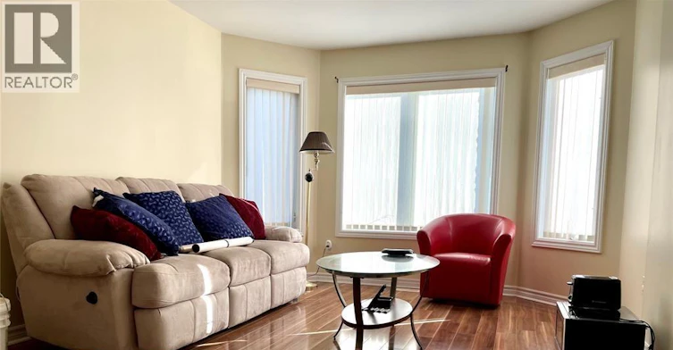 729 Donjon Court, Windsor, ON, N9G 2W3 - 5