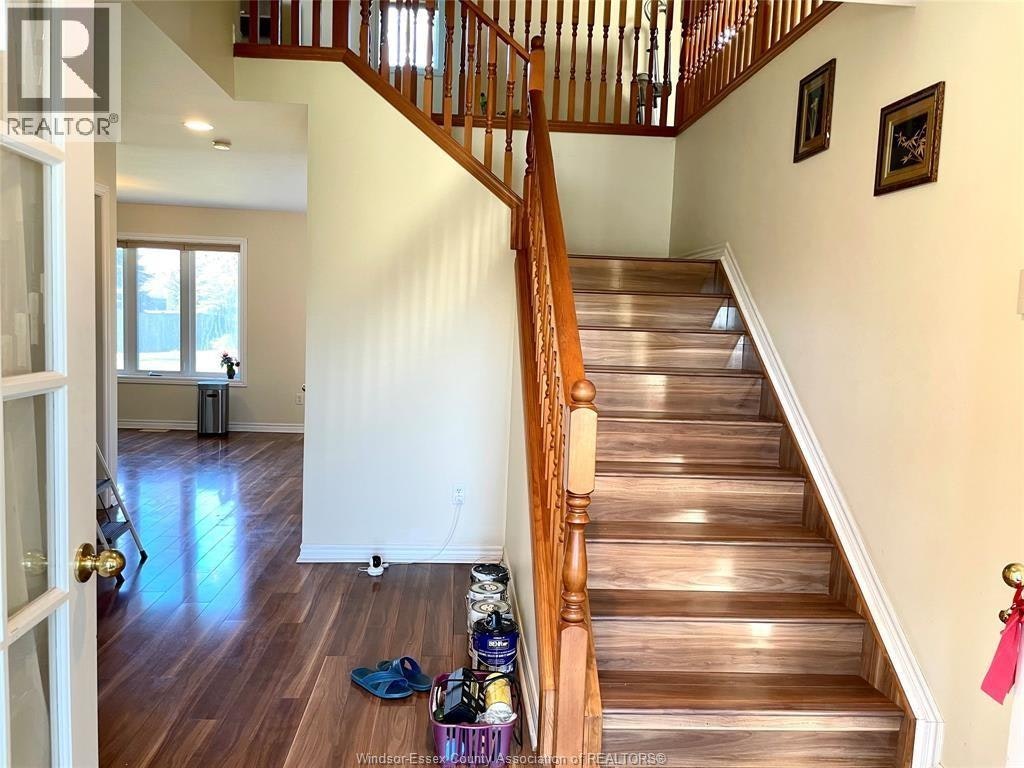 729 Donjon Court, Windsor, ON, N9G 2W3 - 9