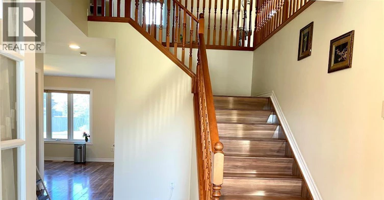 729 Donjon Court, Windsor, ON, N9G 2W3 - 9
