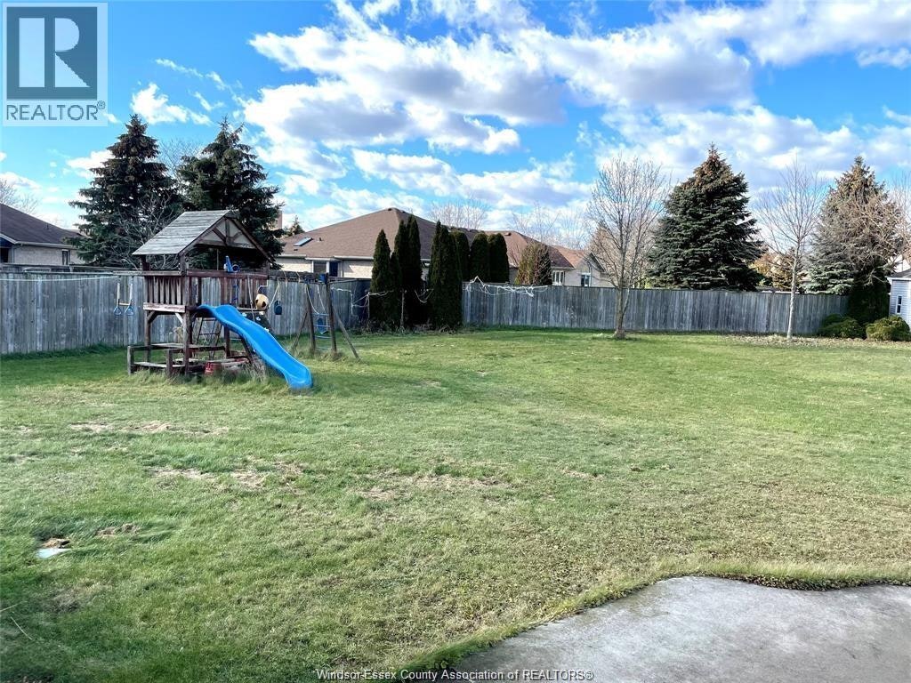 729 Donjon Court, Windsor, ON, N9G 2W3 - 26