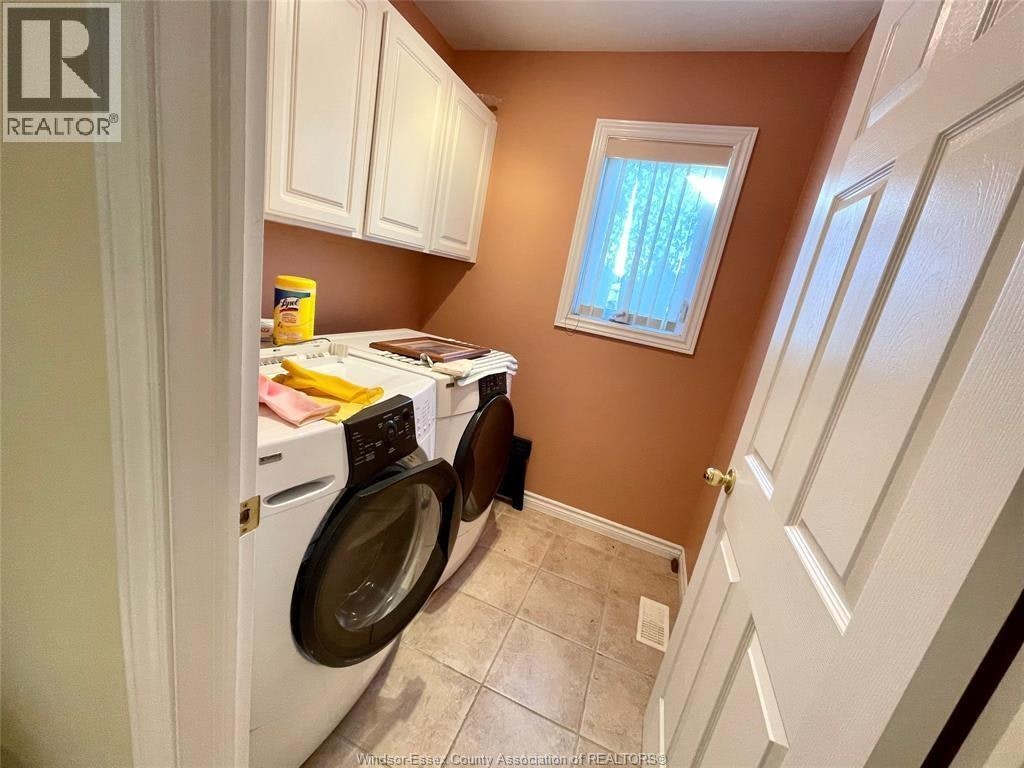 729 Donjon Court, Windsor, ON, N9G 2W3 - 6