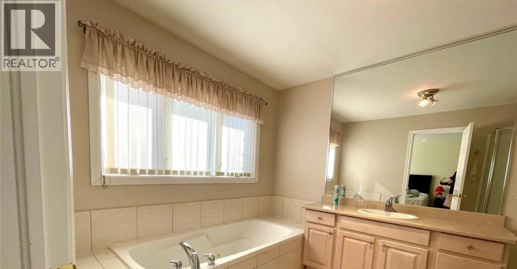729 Donjon Court, Windsor, ON, N9G 2W3 - 11