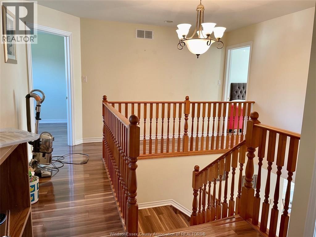 729 Donjon Court, Windsor, ON, N9G 2W3 - 16