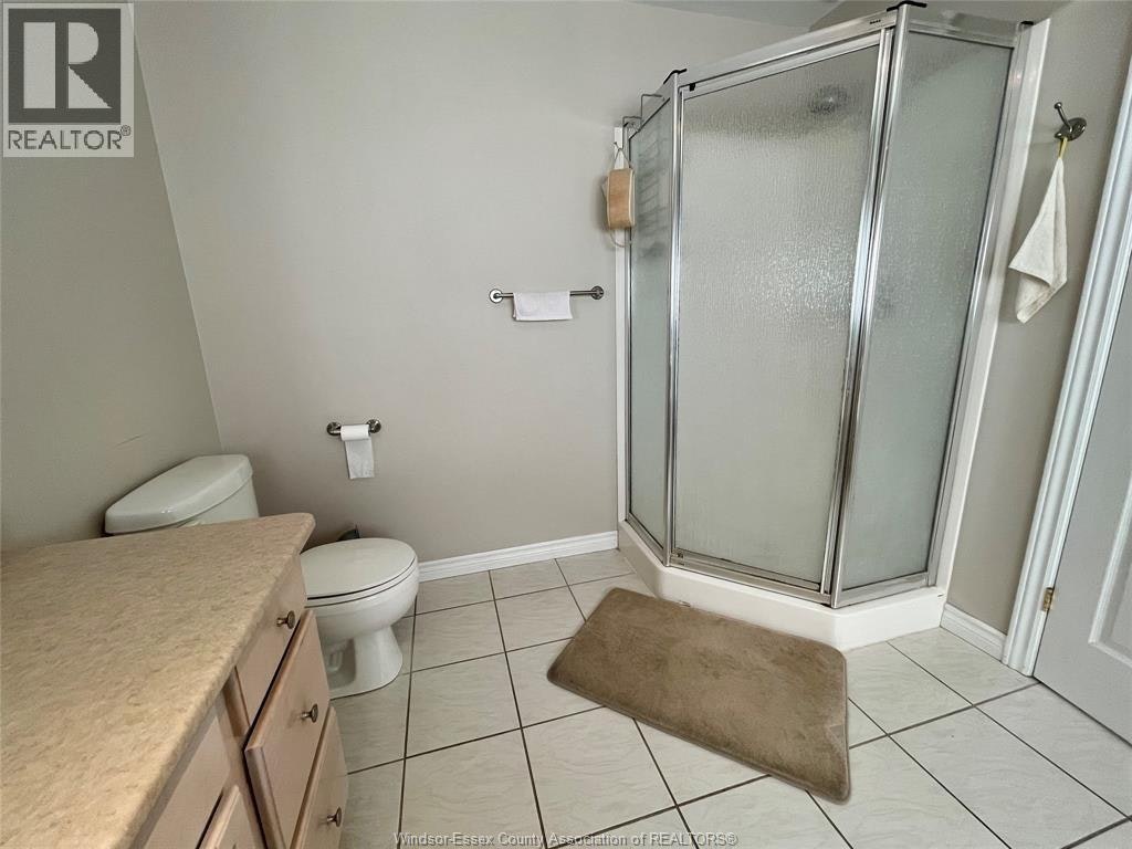 729 Donjon Court, Windsor, ON, N9G 2W3 - 12