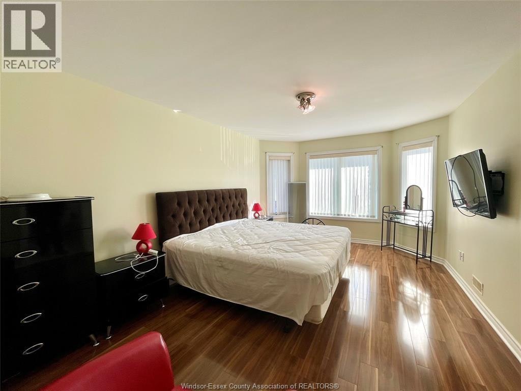 729 Donjon Court, Windsor, ON, N9G 2W3 - 13