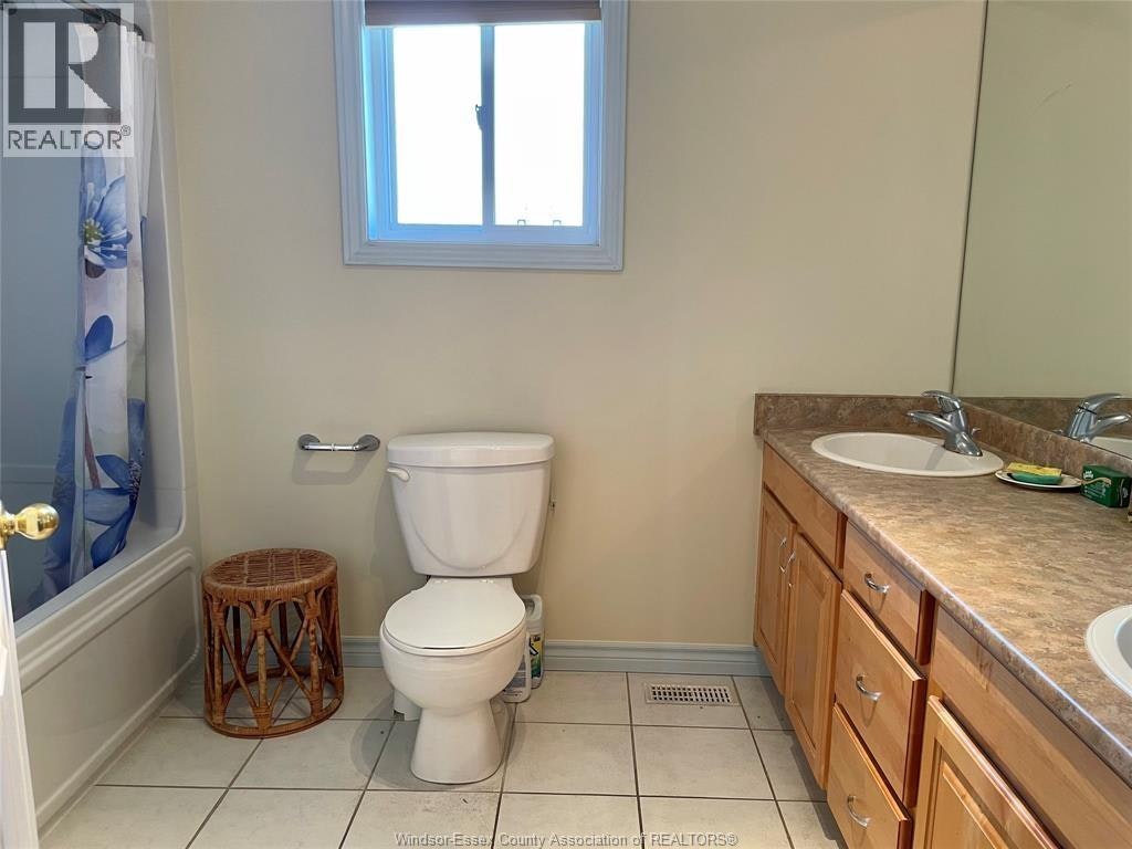 729 Donjon Court, Windsor, ON, N9G 2W3 - 15