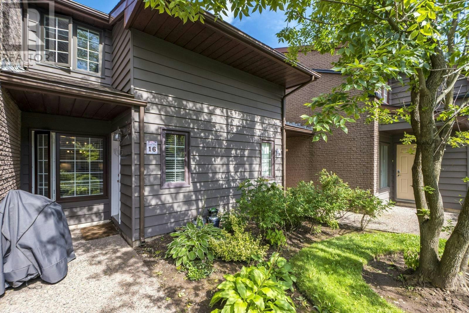 16-4 Rose Way, Dartmouth, NS, B2Y 4L9