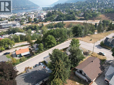 1104 Mcquarrie Avenue - 4