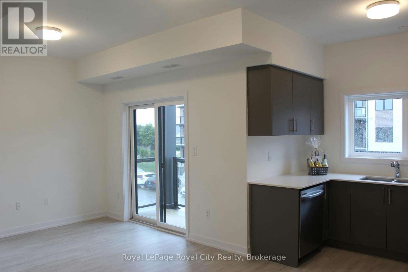 70-42 Lowes Road W, Guelph, ON, N1G 0H6 - 6