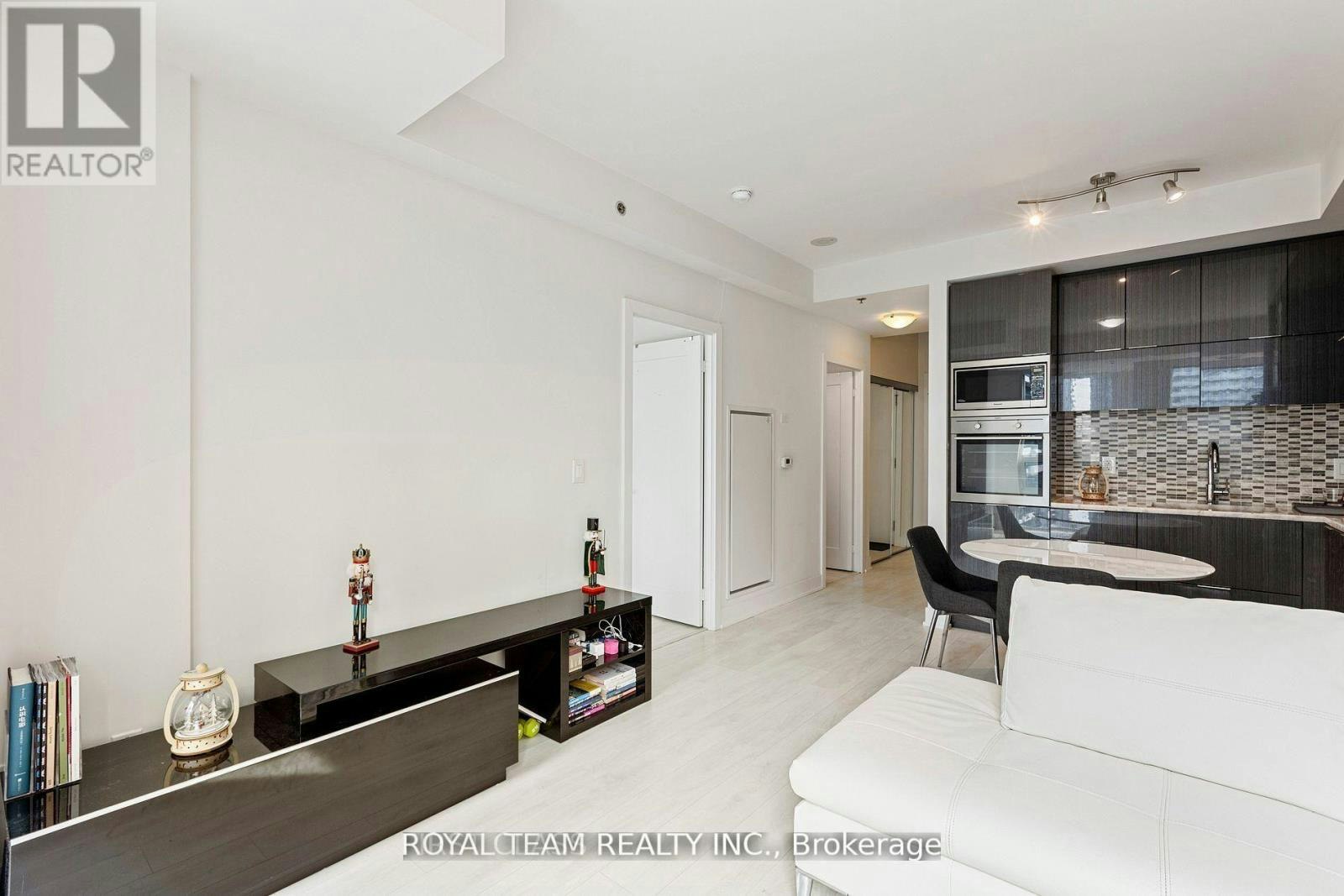 2608-318 Richmond Street W, Toronto, ON, M5V 0B4 - 7