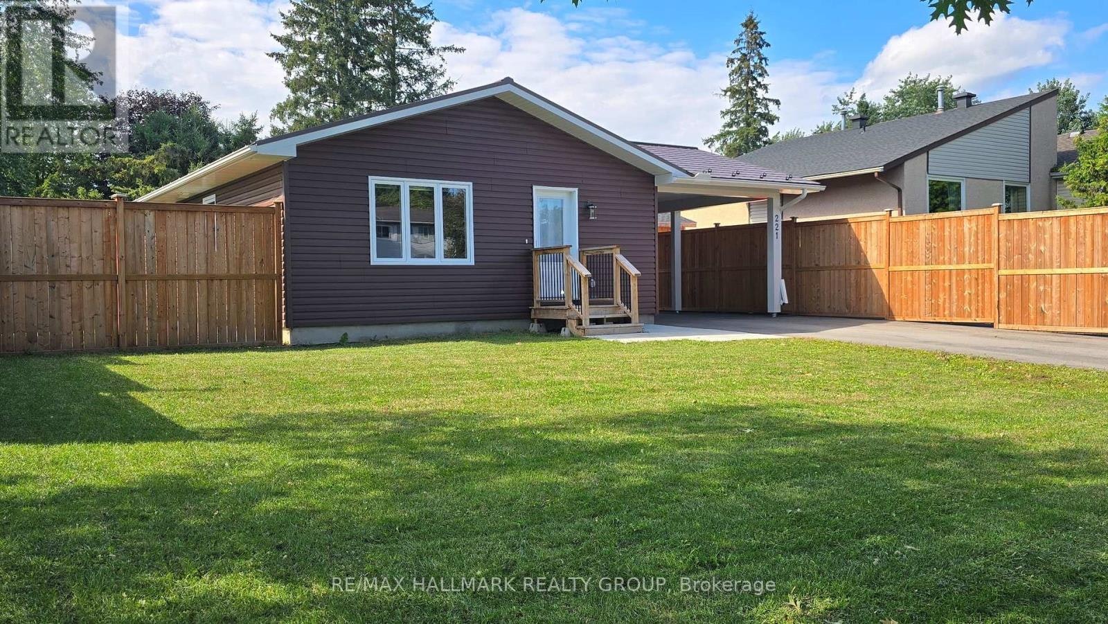 221 Castlefrank Road, Ottawa, ON, K2L 1T4