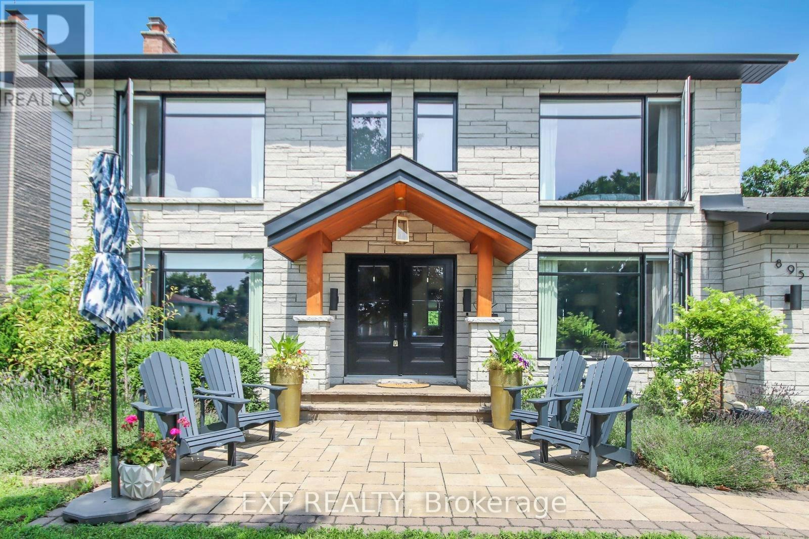 895 Dresden Crescent, Ottawa, ON, K2B 5H8 - 2
