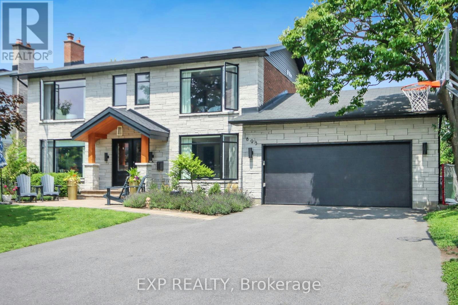 895 Dresden Crescent, Ottawa, ON, K2B 5H8