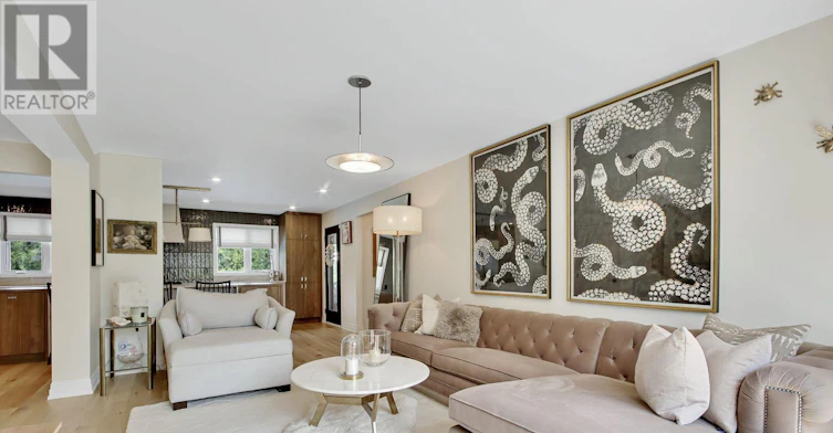 895 Dresden Crescent, Ottawa, ON, K2B 5H8 - 9