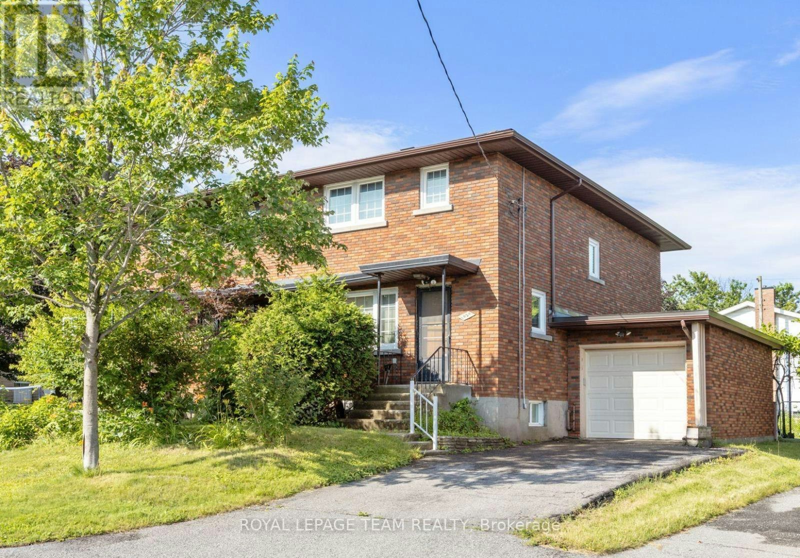 1020 Riddell Avenue S, Ottawa, ON, K2C 2J5