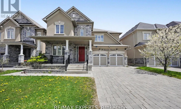 74 Dunrobin Crescent