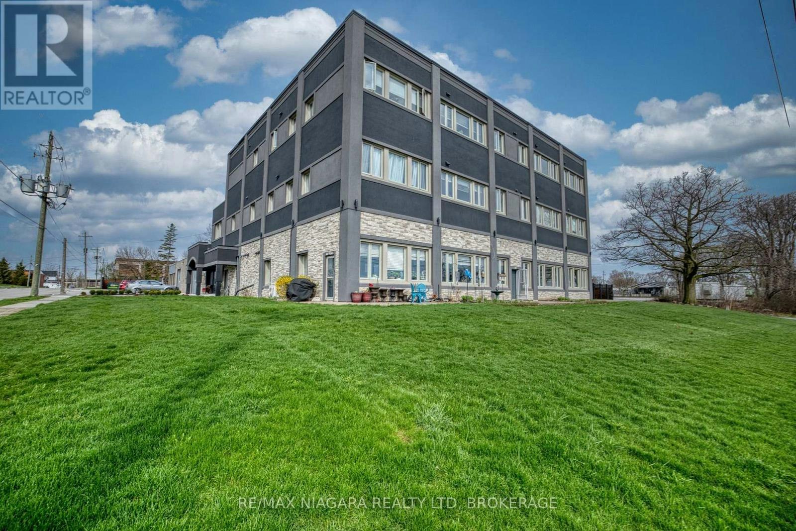 12-2 Lewis Street, Fort Erie, ON, L2A 2P7