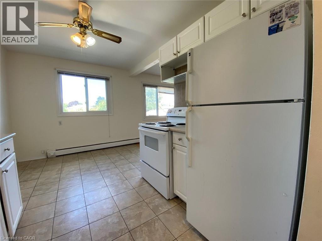 4-75 Harold Avenue, Kitchener, ON, N2A 2H9 - 2