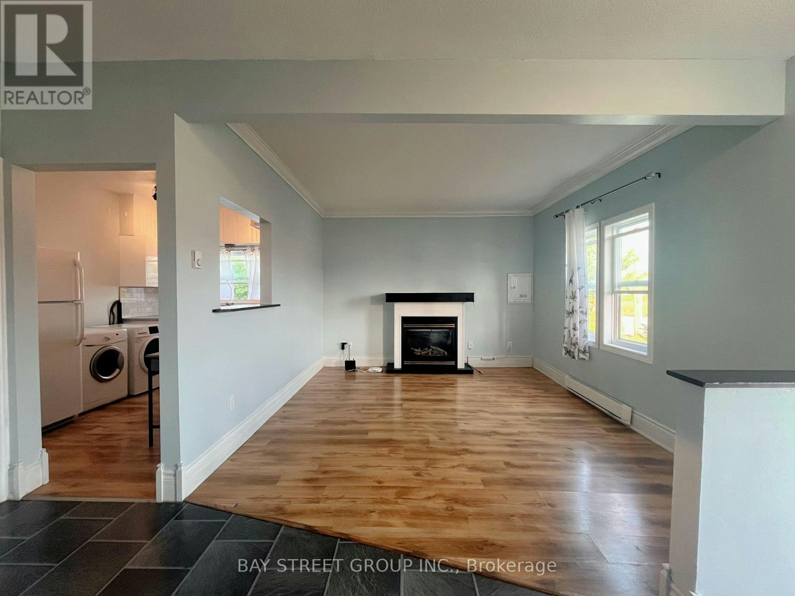FRONT-70 Courtwright Street, Fort Erie, ON, L2A 2R7 - 3