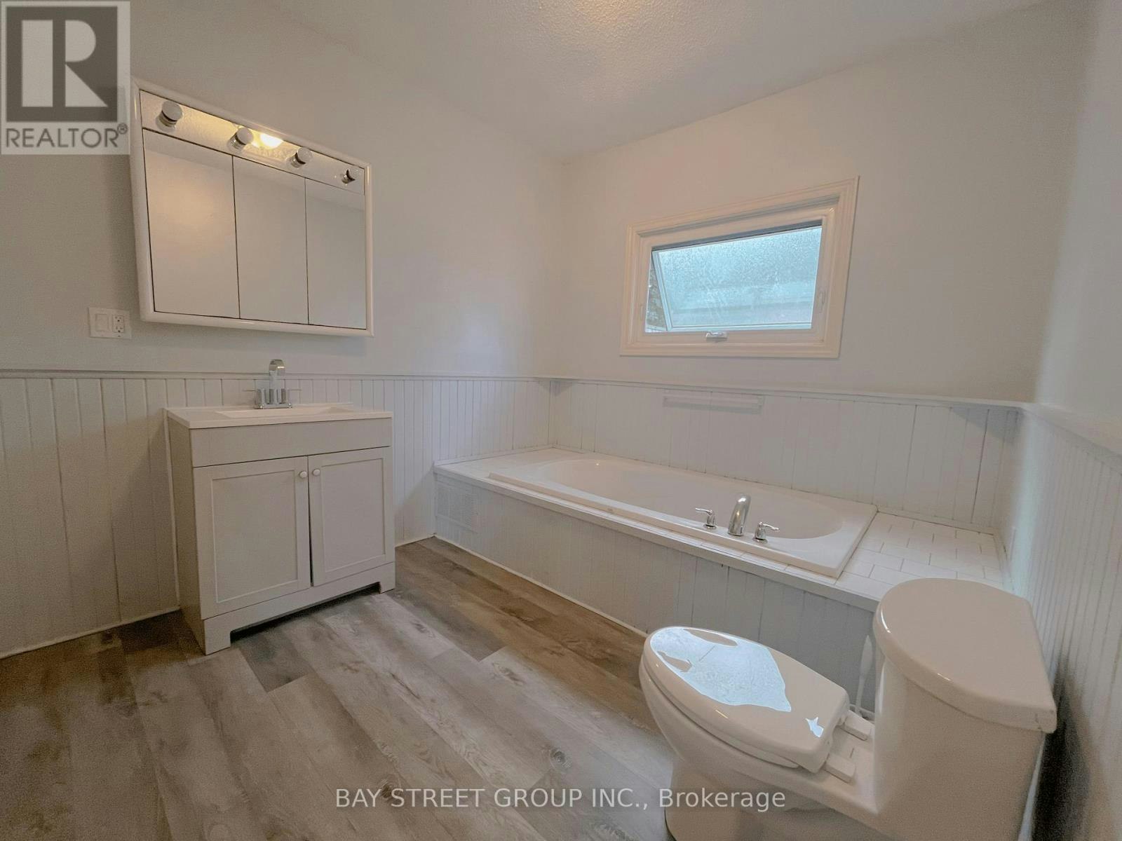 BACK-70 Courtwright Street, Fort Erie, ON, L2A 2R7 - 5