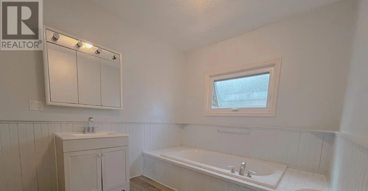 BACK-70 Courtwright Street, Fort Erie, ON, L2A 2R7 - 5