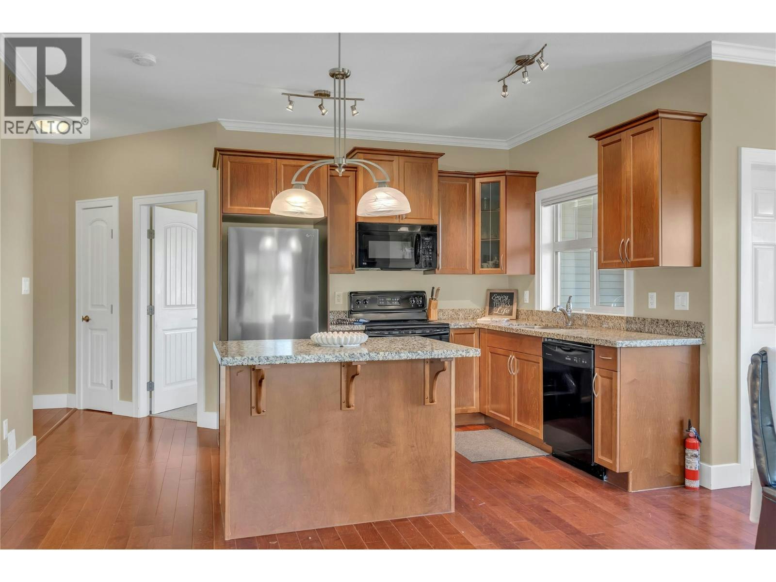 401-240 Wade Avenue, Penticton, BC, V2A 1T8 - 19