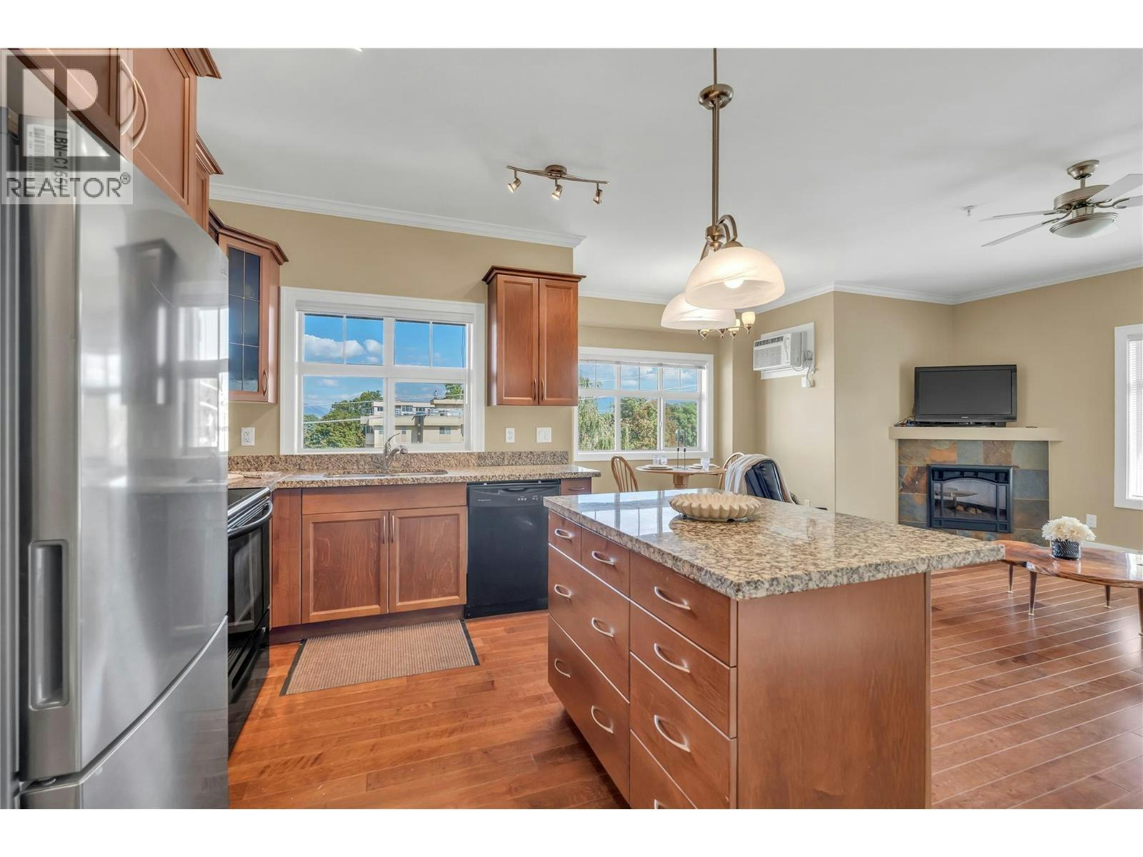 401-240 Wade Avenue, Penticton, BC, V2A 1T8 - 10