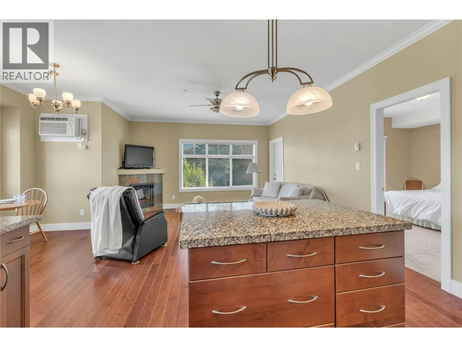 401-240 Wade Avenue, Penticton, BC, V2A 1T8 - 14