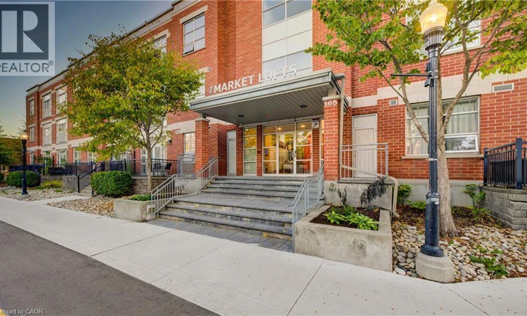 309-165 Duke Street E