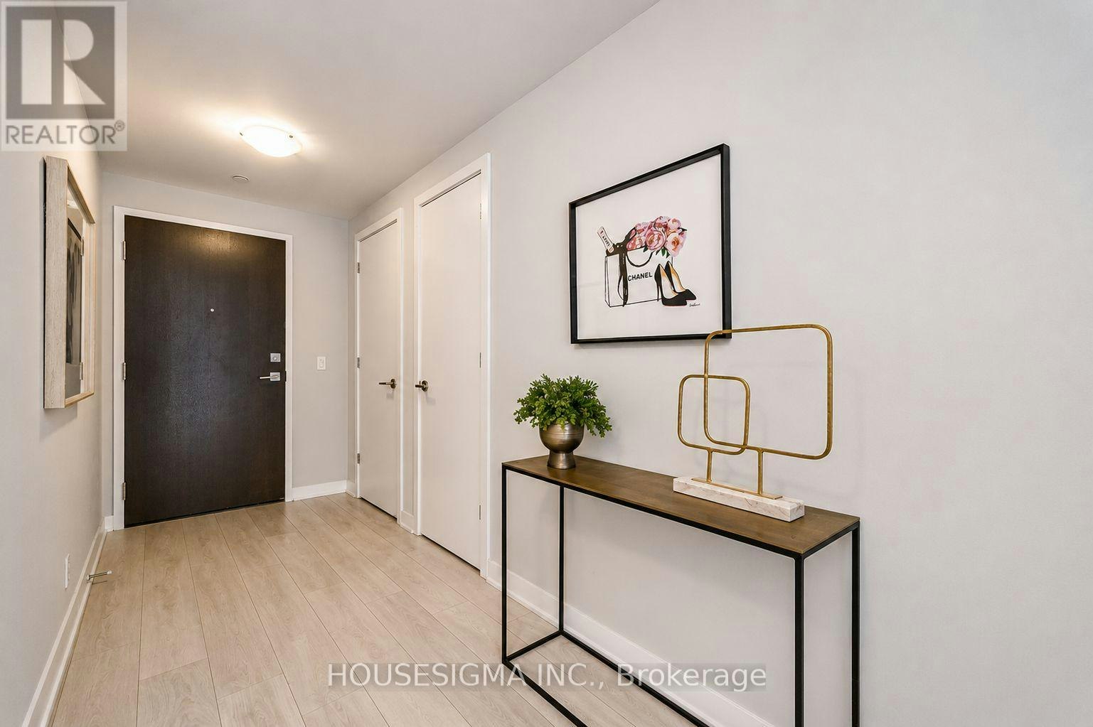 3705-2221 Yonge Street, Toronto, ON, M4S 2B4 - 2