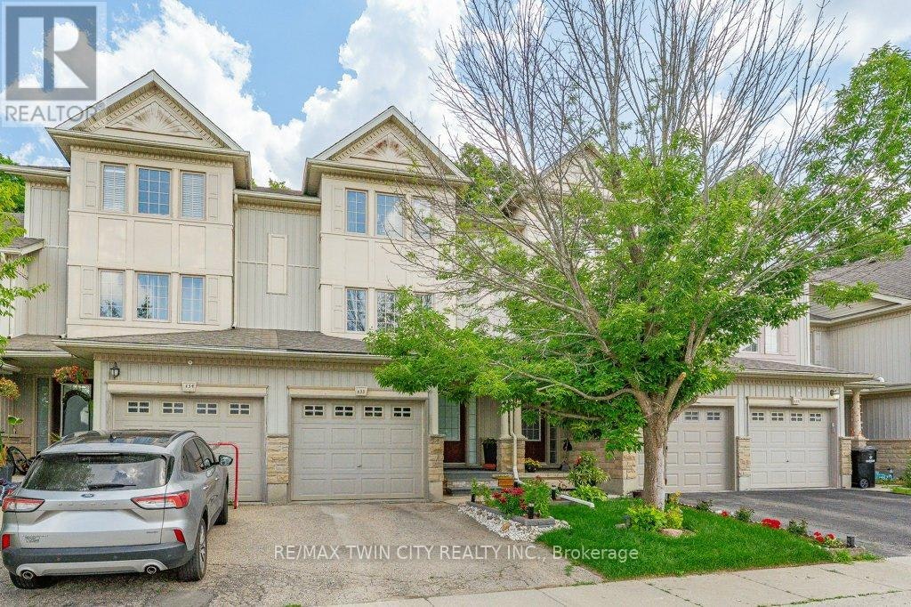 E33-110 Activa Avenue, Kitchener, ON, N2E 4K4