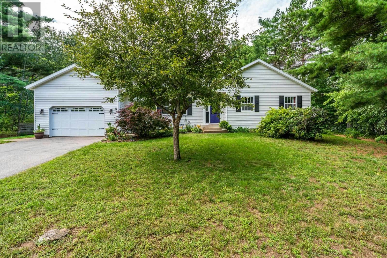 57 Dr Lewis Johnston Street, South Farmington, NS, B0P 1W0