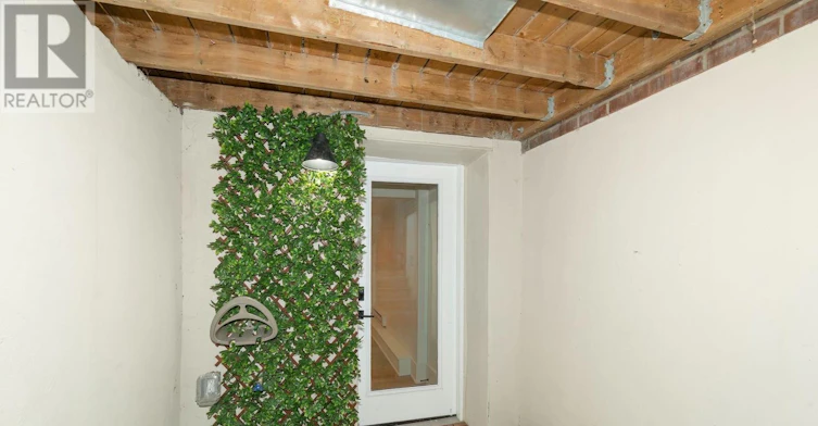 LOWER-1105 Queen Street, Toronto, ON, M4M 1K7 - 12